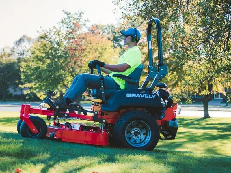 Gravely Pro-Turn® 148 Kawasaki® Zero-Turn Mower 991128, photo 16