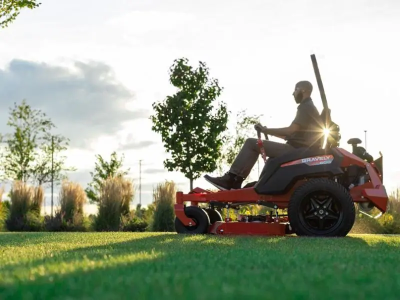 Gravely Pro-Turn 600 60″ Kawasaki® EFI Zero-Turn Mower 992503, photo 3