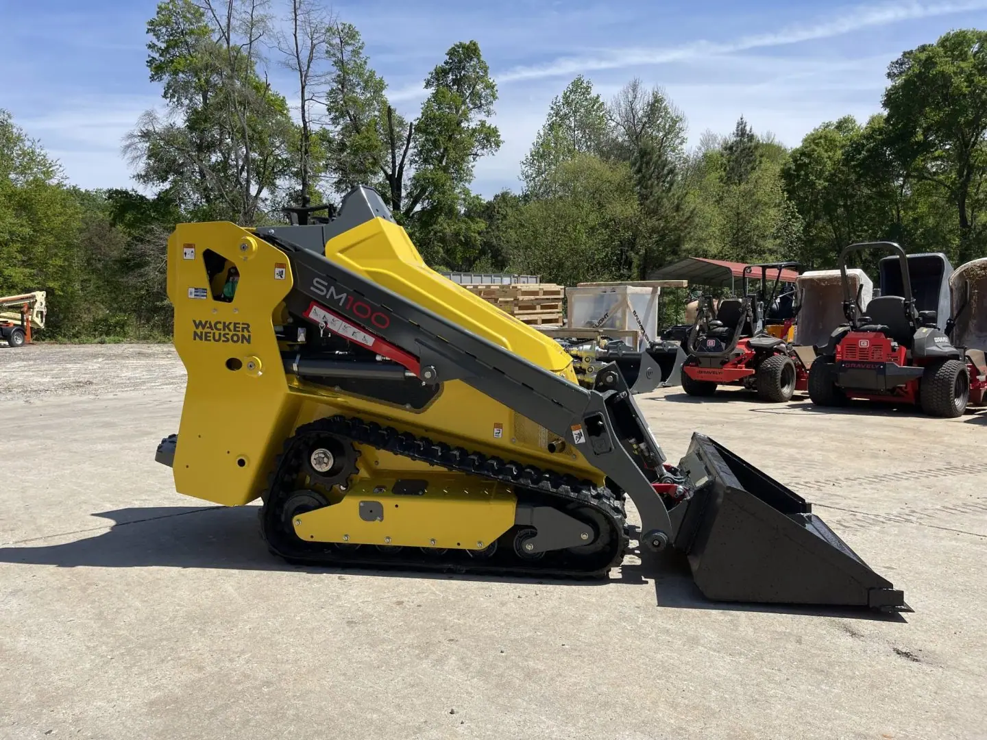 Wacker Neuson SM100 Mini Skid Steer, photo 3